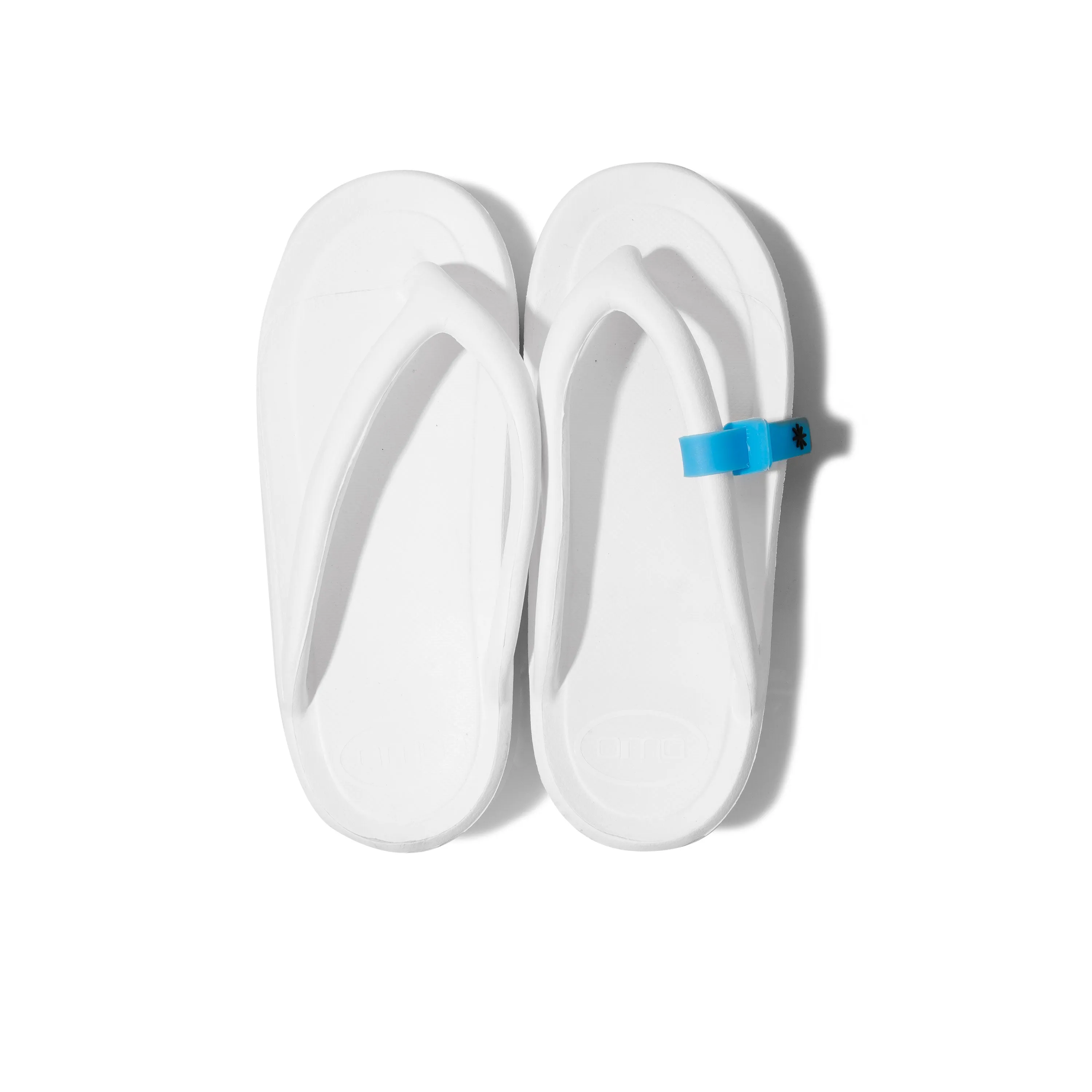 OMO FLIP FLOPS WHITE
